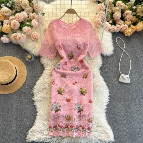 Womens Spring Summer Runway Fashion Short Sleeve Flower Embroidery Slim Lace Dress Female Travel Chic Party Dress TB1809