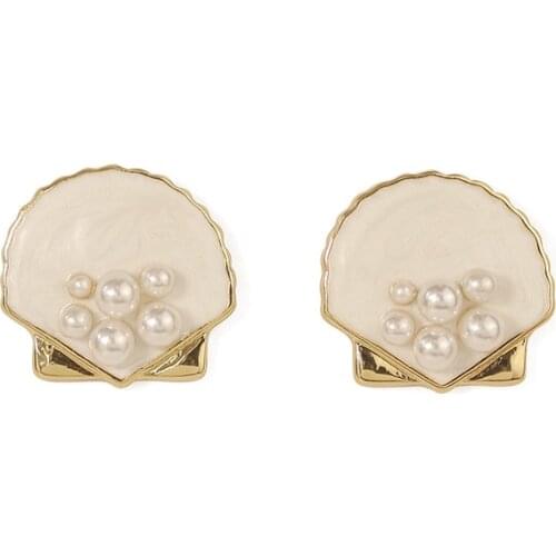 Vintage Simple Stud Earrings Women Jewelry Gold Plated Pearl And Shell Elegant 2021 New Fashion Party Birthday Gifts