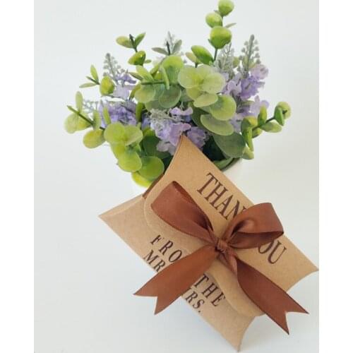 10 pcs/lot Baby Girl Party Pillow Shape Candy Boxes Baby Shower Favors Baby Birthday Party Sweet Box Chocolate Bag Gift Box