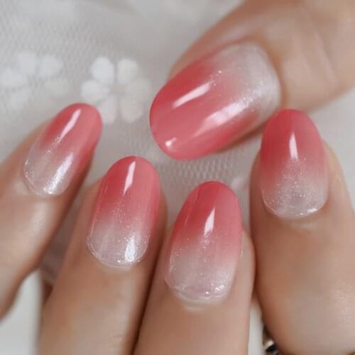 Short Ombre Fake Nails Light Red Gradient Trasparent Shimmer Oval Nail Art Tips UV Gel Effect Manicure Fingernails for Daily