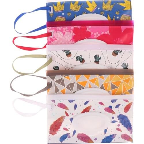 1*Portable Baby Wet Wipes Box Reusable Cleaning Wipes Carrying Bag Fashion Print Clamshell Snap Wipe Container Case