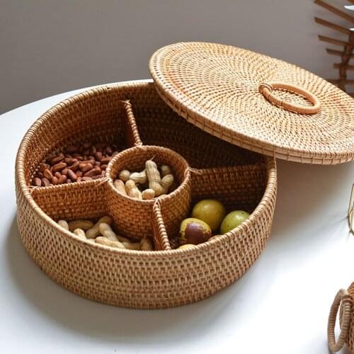 High Capacity Woven Wicker Basket Grid With Lid Decorations Home Desktop Creative Bedroom Accessories Shooting Props Gift 2021