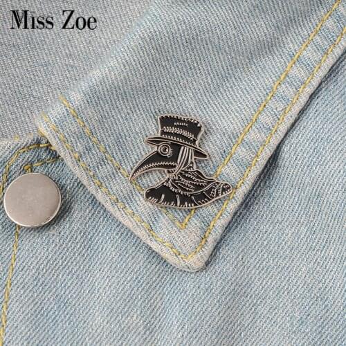 The Plague Doctor Mask Enamel Pin Beak Mask badge brooch Lapel pin Denim Jeans shirt bag Gothic Jewelry Gift for friends