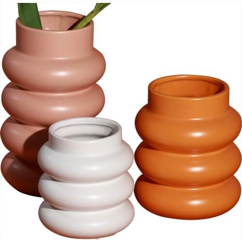 European Solid Color Irregular Ceramic Vase Living Room Desktop Decoration Geometric Hydroponic Vase Home Decoration Accessories