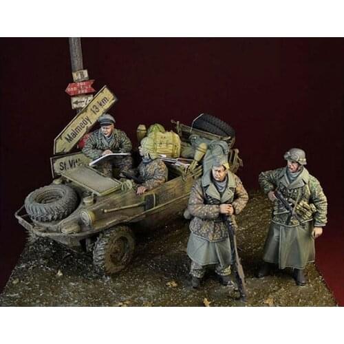 1/35 ancient crew include 4 and accessories （NO CAR ） Resin figure Model kits Miniature gk Unassembly Unpainted