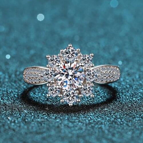 Moissanite Ring 925 Sterling Silver Passed Diamond Test Excellent 0.8Ct Gem Gypsophila Ring Fashion Women Engagement Jewelry