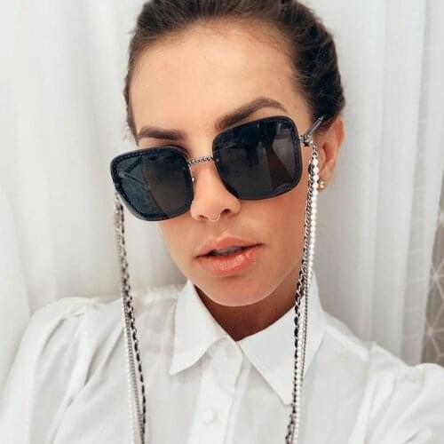 QPeClou 2019 New Fashion Unique Metal Chain Square Sunglasses Women Vintage Brand Designer Sunglasses Men Sent Without Chain