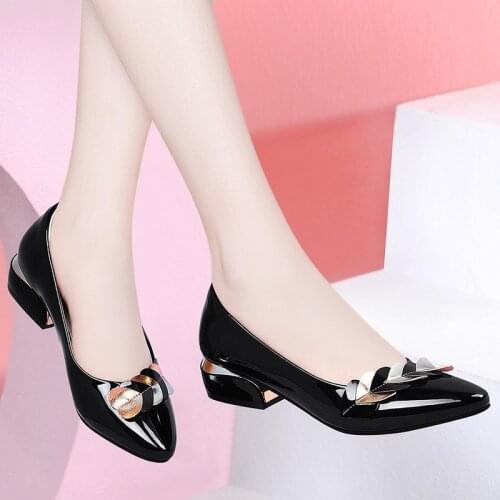 Plus Size 41 Women Pumps Patent Leather Dress Shoes Low Heels Ol Office Lady Shoes Leaf Boat Shoe Classics Pump 3cm Spring