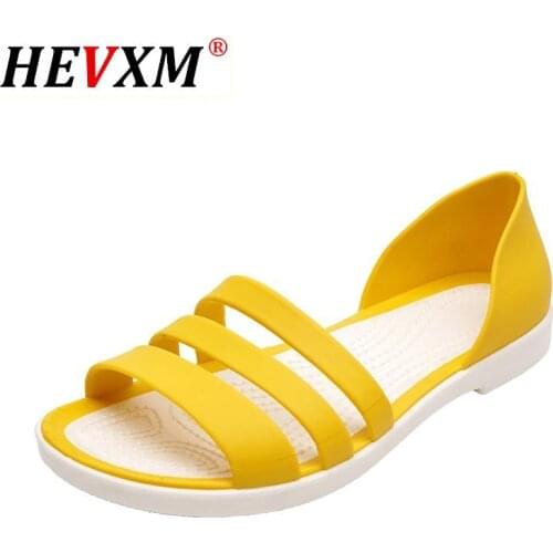 2020 New Summer Women Sandals Flats Casual T-Strap Gladiator Sandals Bling 6 Color Beach Flat Shoes Women Fashion