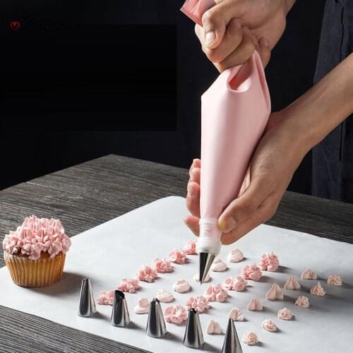 OYOREFD 8Pcs/set Kitchen Piping Bag Cake Icing Nozzle Set Cream Pastry Bags Cake Decorating Tools Bakery Accessories
