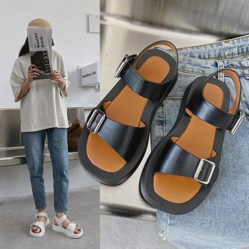 2021 Fashion Designer Sandals Woman Sandals Flat Shoes Sandals Summer Round Toe Mid Heel Black White Buckle Basic flat sandals