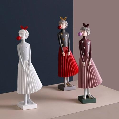Resin Blowing Bubble Girl Standing Posture Statue Home Decoration Accessories Room Decor Nice Fashion Birthday Gift