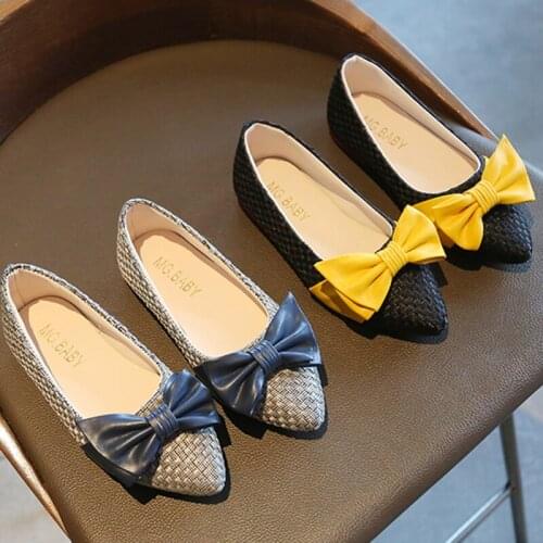 Girls Slip on Shoes Faux Fur Bow Loafers Rhinestone Knit Princess Shoes Kids Flats Big Girl Boat Shoes For Children 1-12y Spring