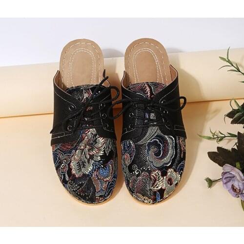 2021The new European and American Summer and Autumn comfortable ladies slippers with large size high heel and flowery cloth