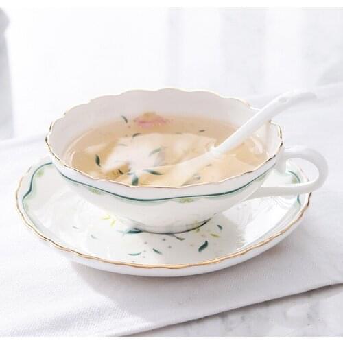 Luxury creative tea cup and saucer espresso cup British afternoon tea party tea cup coffee cup porcelain design red tea cup