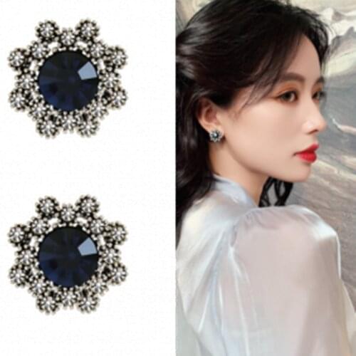 Exquisite fashion Korean royal blue crystal earrings retro senior sense new luxury shiny female wedding earrings