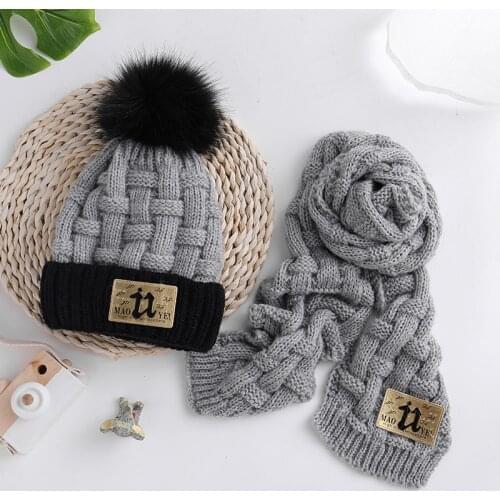 A 2-piece set of hat and scarf Autumn and winter childrens hats and scarves set boys and girls knitted hats scarf