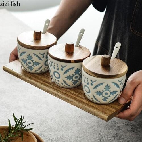 New Creative Embossed Flower Ceramic Pepper Pot Kitchen Utensils Seasoning Box Household Salt Pepper Pot Set with Lid Spoon Tray