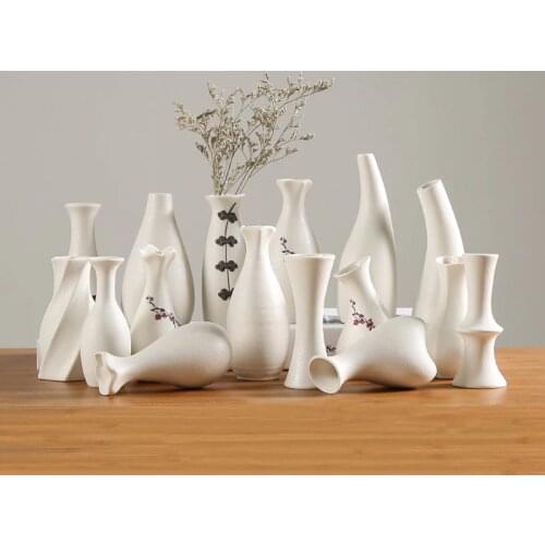 Modern White Ceramic Vases Chinese Style Simple Designed Pottery And Porcelain Vases For Artificial Flowers Decorative Figurines