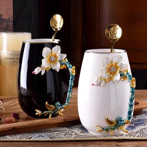 Beautiful romantic embossed flower ceramic mug Stylish pastoral color lifelike flowers ceramic milk cup