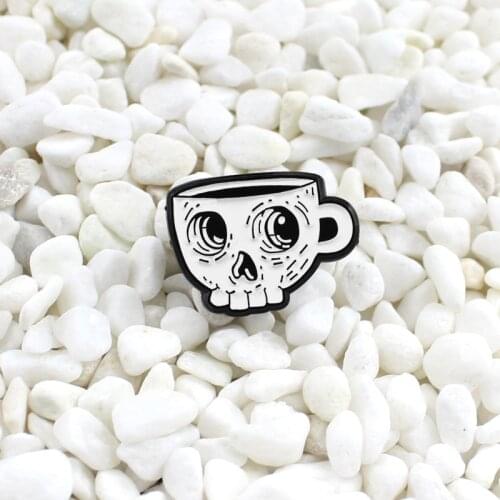 Skeleton Shape white cup Enamel brooch terror personality Creative Cowboy leather lapel badge Halloween accessories