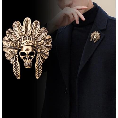 Vintage Skull Mask Brooch Metal Feather Lapel Pin Suit Shirt Corsage Badge Brooches Gifts for Men Fashion Jewelry Accessories