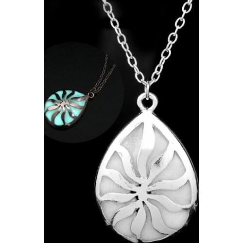 Dongsheng jewelry Women Choker Necklace Bead Pendants Necklaces Glow in the Dark Luminous Collier