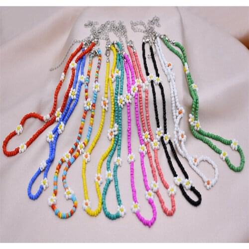 New Necklaces Daisy Flowers Colorful Beaded Charm Statement Short Choker Necklace for Women Vacation Jewelry necklace for women