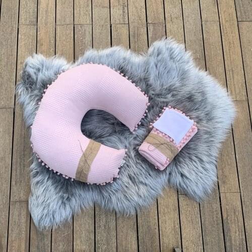 Romy Pink Pompom Breastfeeding Pillow and Müslin Pike Tackle