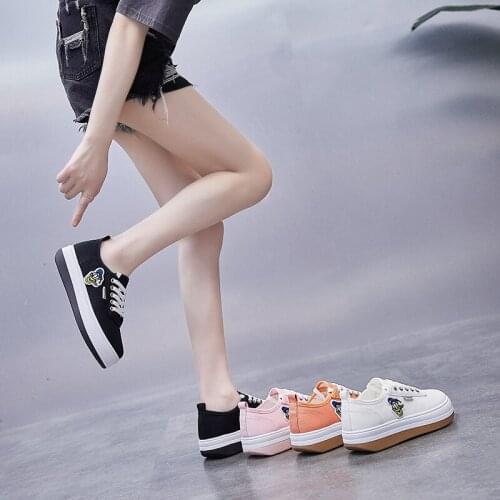 Women Shoes 2021 Summer Comfort Non Slip White Shoes Women Breathable Platform Casual Shoes Ladies Fashion Lace Up Sneakers