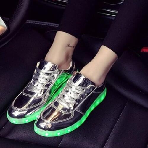 LED Shoes Luminous Sneakers Light Shoes Glowing Sneakers with Luminous Sole Basket for women men unisex Feminino Tenis Slippers