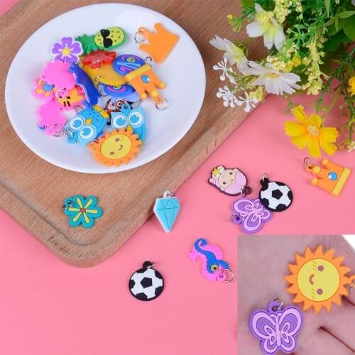 30pcs Making Beads Toy Puzzles Rubber Band Bracelet Jewelry Random Style DIY Cartoon Colorful Animal Flower Beads Pendants