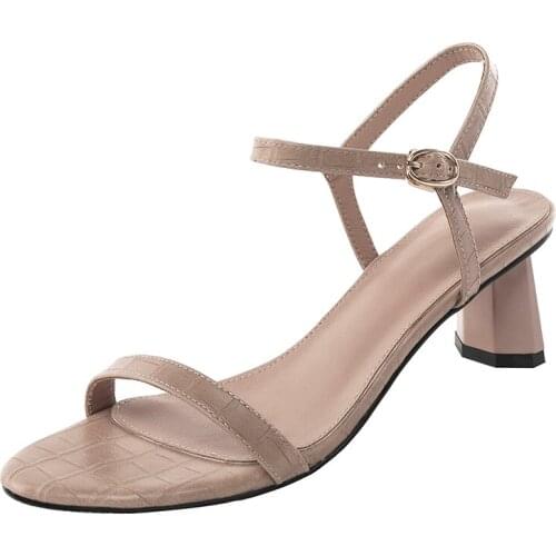 31-43 Large And Small Shoe Size 2021 New Korean Summer Wearing Fairy Wind Embossed Black And Pink Sandals With Thick Heel