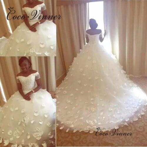 Short Sleeves 3D Floral Appliques Ball Gwon Wedding Dress 2021 Fashion New Style Plus Size Custom Made Train Bride Dresses W0837