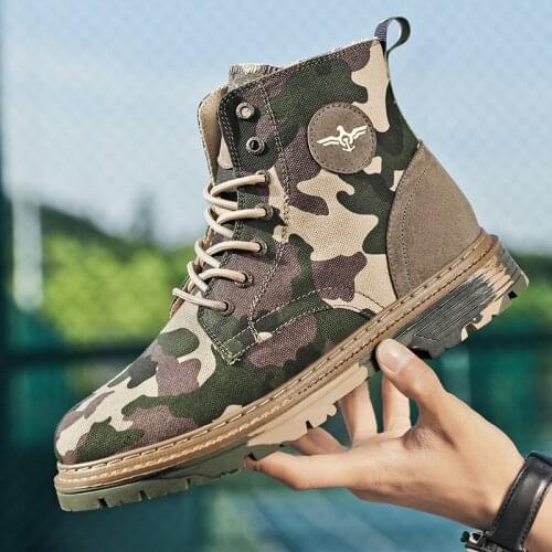 Autumn Fashion Camouflage Couple Men Boots Outdoor Sneakers Non Slip Anti-wear Canvas Men Martin Boots Work Shoes botas homens