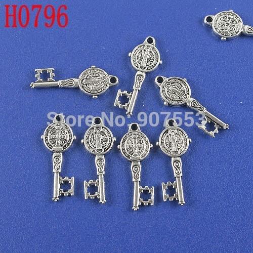 30pcs Tibetan silver Saint Benedict key design charms h0796