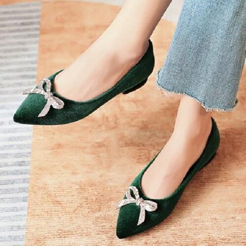 Women Casual Flat Shoes Spring Autumn Green Flats Loafer Women Shoes Slips Soft Pointed Toe Velvet Flats Dance Shoes Plus Size