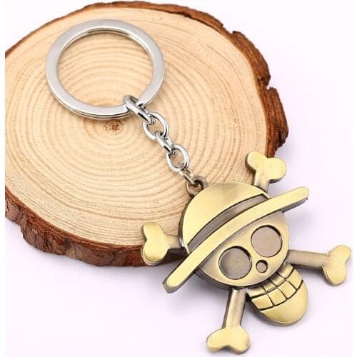 Anime Cosplay accessories One piece Straw Hats logo metal keychains king rings key holder for fans Chaveiro Llavevos