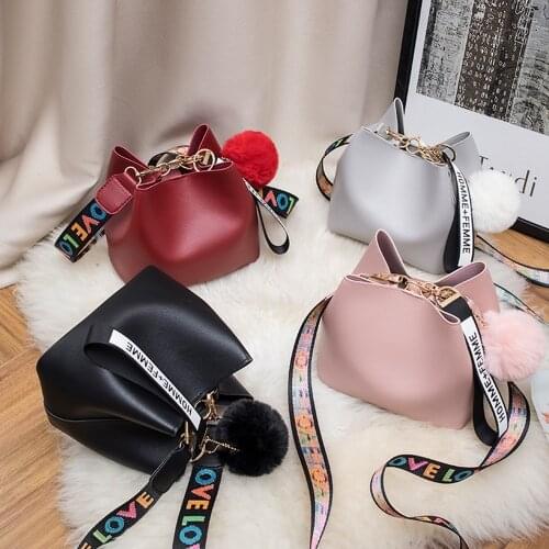 Women Large Capacity Bucket Crossbody Bag New Style Fashion Mini Wide Strap Shoulder Fur Ball Tassel Messager Bags Handbag