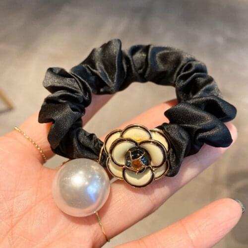 Korea Luxury Camellia Pearl Hair Tie Fashion Fabric Flower Ponytail Hair Rope Headdress
