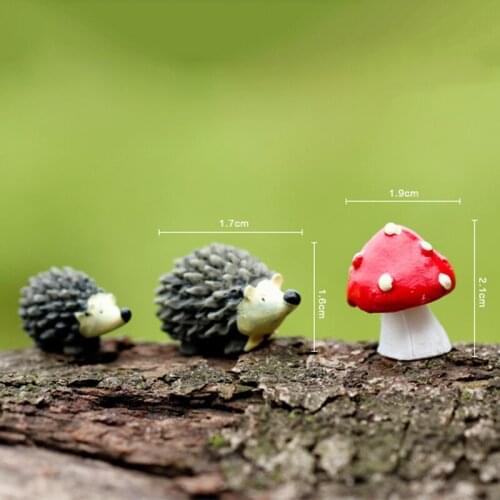 Fairy garden gnomes moss terrarium Artificial mini hedgehog with red dot mushroom miniatures resin crafts decorations for home
