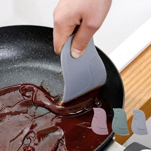 1pc Cute Cartoon Soft Scraper Kitchen Baking Tool Multi-function Scraper Oil Plate Scraping Oil Scraper Cleaning Tools for home