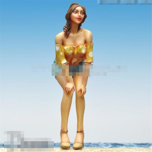 Short Skirt Girl On The Beach Resin Figure 1/24 Scale Model Figure Resin Kit Colorless Self-Assembled Toy
