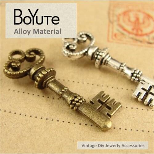 BoYuTe (60 Pieces/Lot) 13*32MM Antique Bronze Silver Plated Zinc Alloy Vintage Key Pendants Diy Jewelry Making Accessories