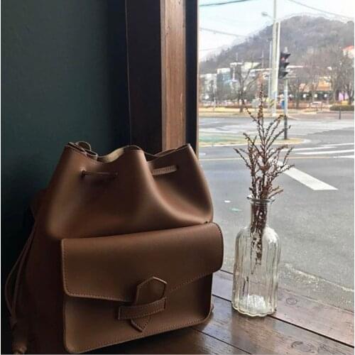 Women New Wide Strap Soft PU Leather Shoulder Bag Buckets Bags Female Vintage Crossbody Messenger Bag Large Capacity Tote Purses
