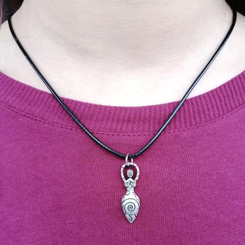 SanLan 1pcs wicca Moon Goddess Spiral Goddess Necklace Pagan Jewellery Wicca Gift