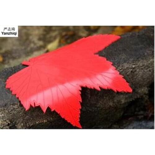 High quality Colorful maple leaves mat Magic car stop slippery cushion car decoration products for all cars