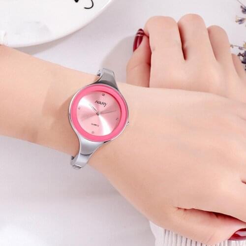 Quartz Wristwatch Round Dial Temperament Alloy Bracelet Type Watch Young Girl Watch Simple Clock reloj mujer relogio feminino