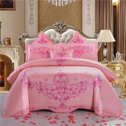 Pink Wedding Bedding Set High grade jacquard Bed Set Embroidery rose Duvet Cover Long-staple cotton Bed cover/Bed sheet style