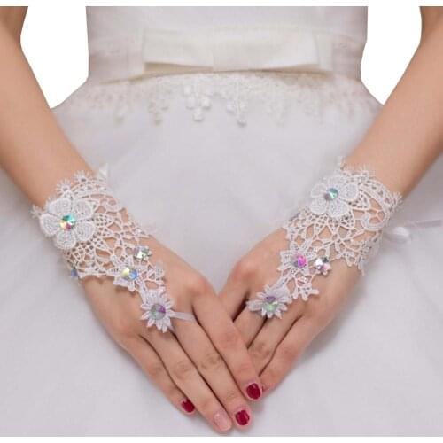 ANTI Cheap Bridal Gloves Wrist Length Wedding Gloves for Bride Beaded Crystal Fingerless Bridal Accessories noiva barato sposa